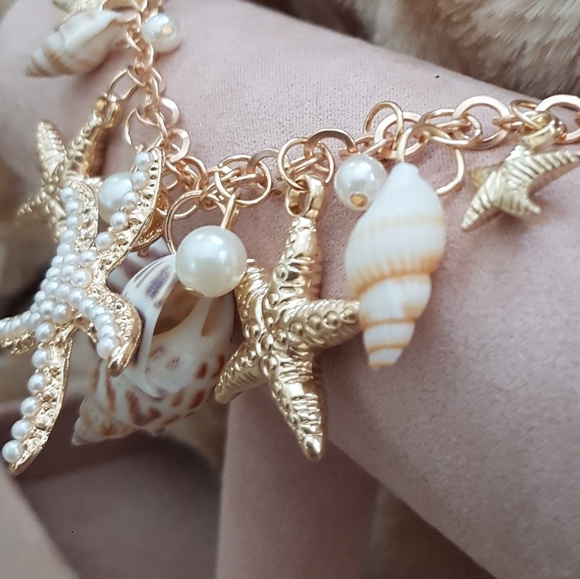 Seashell Charm Bracelet - Picture 3 of 5